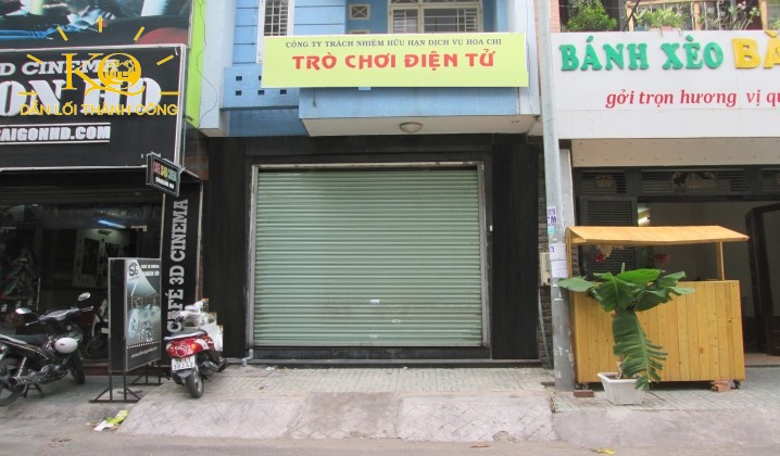 mặt trước nhà